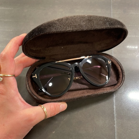 Tom Ford Lisa-02 Sunglasses - Picture 6 of 7